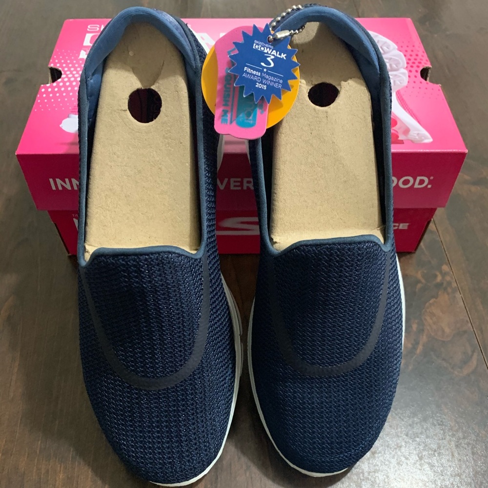 Performance Women's Go Walk 3 Slip-On Walking Shoe